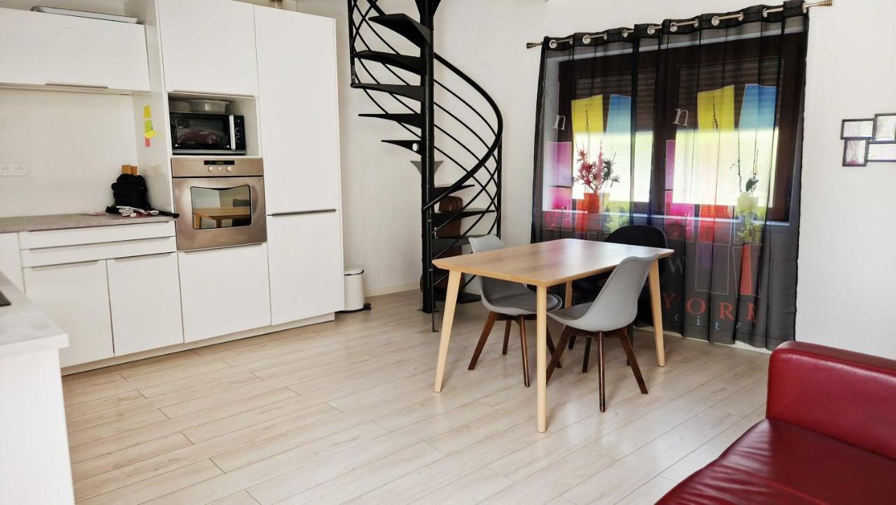 Vendegies-sur-Ecaillon Studio, Chambres, Appartement, Gite المظهر الخارجي الصورة